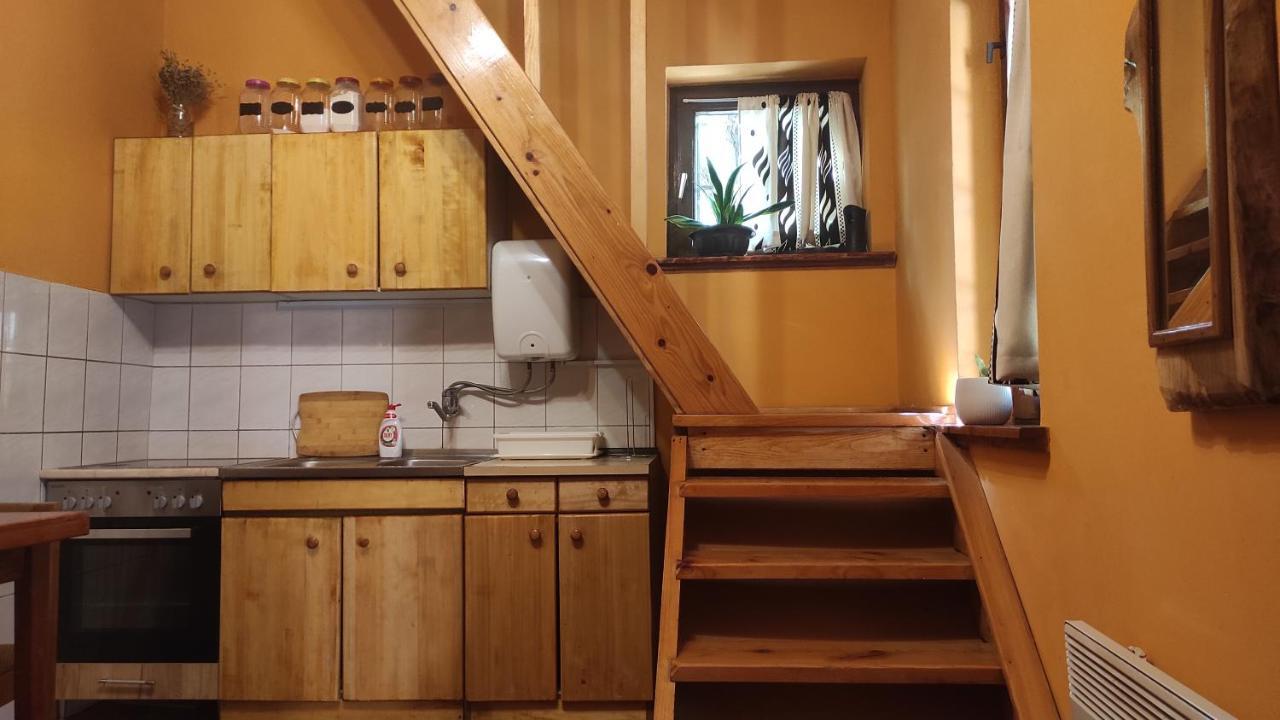 Appartement Wood House à Ruma Extérieur photo