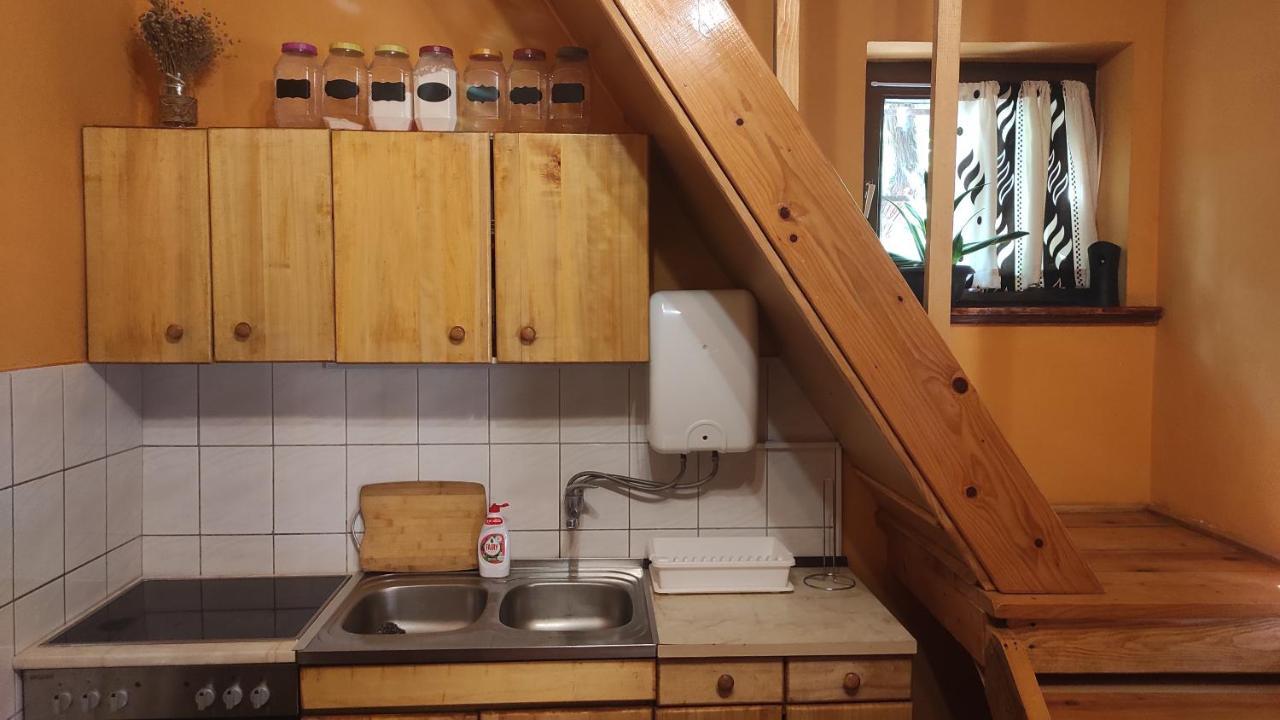 Appartement Wood House à Ruma Extérieur photo