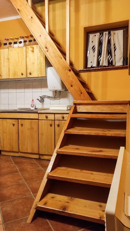 Appartement Wood House à Ruma Extérieur photo